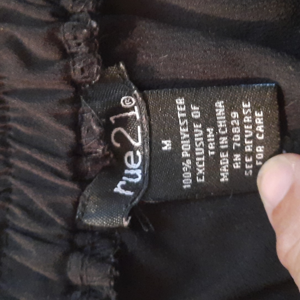 RUE 21 BLACK PANTS  ( MEDIUM ) - Picture 6 of 6